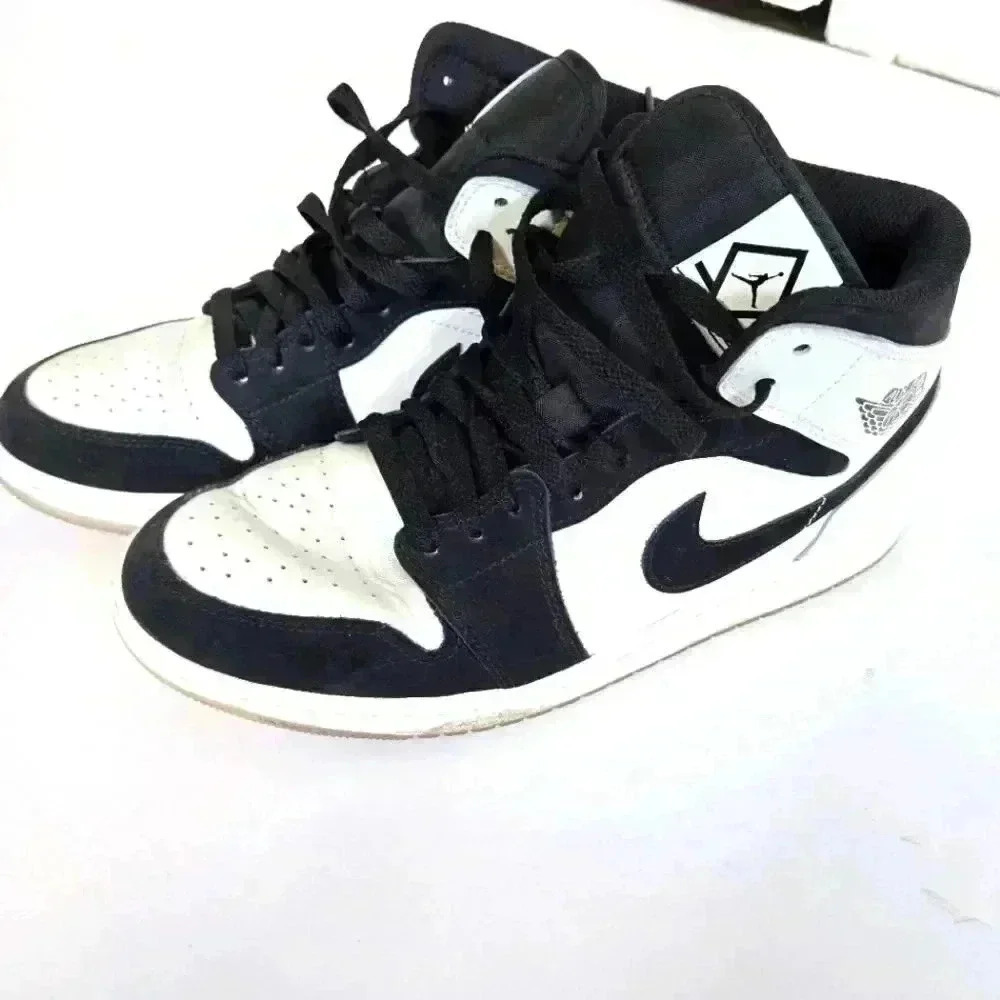 Air Jordan 1 Mid SE Diamond, w/box, size 9